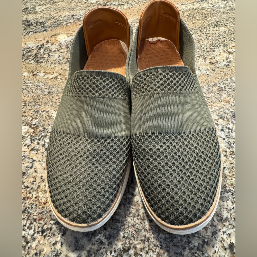 TRULAND Women's Slip On Sneakers/Breathable Knit Loafers. Olive green, size 8.5 - Picture 8 of 11